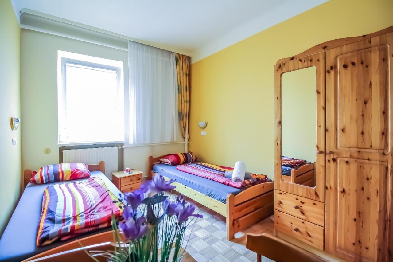 Economic 2Sb Apartment In Lively Area Vienne Extérieur photo