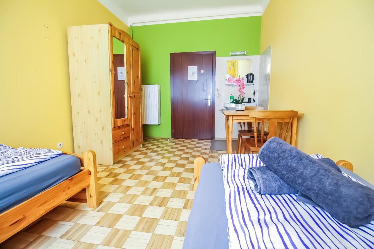 Economic 2Sb Apartment In Lively Area Vienne Extérieur photo