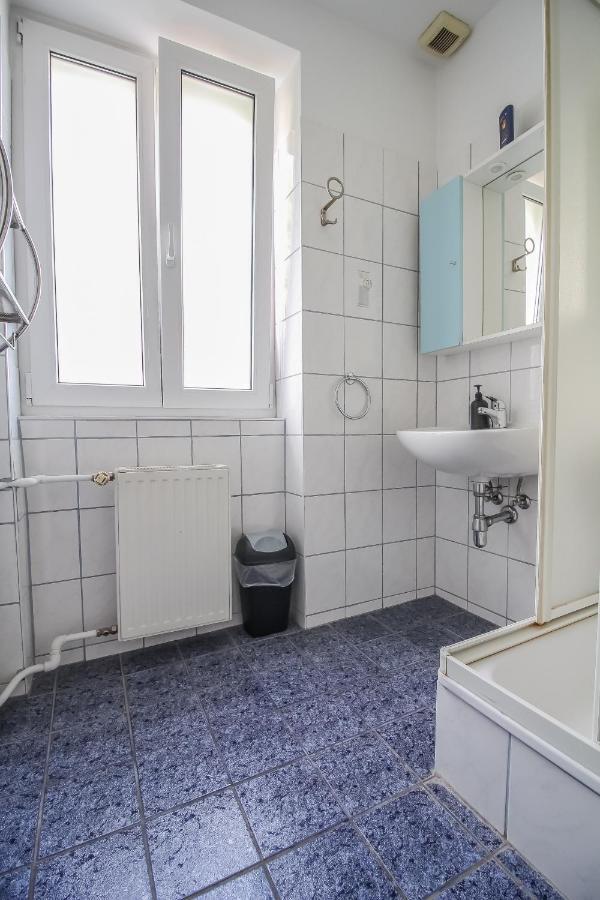 Economic 2Sb Apartment In Lively Area Vienne Extérieur photo
